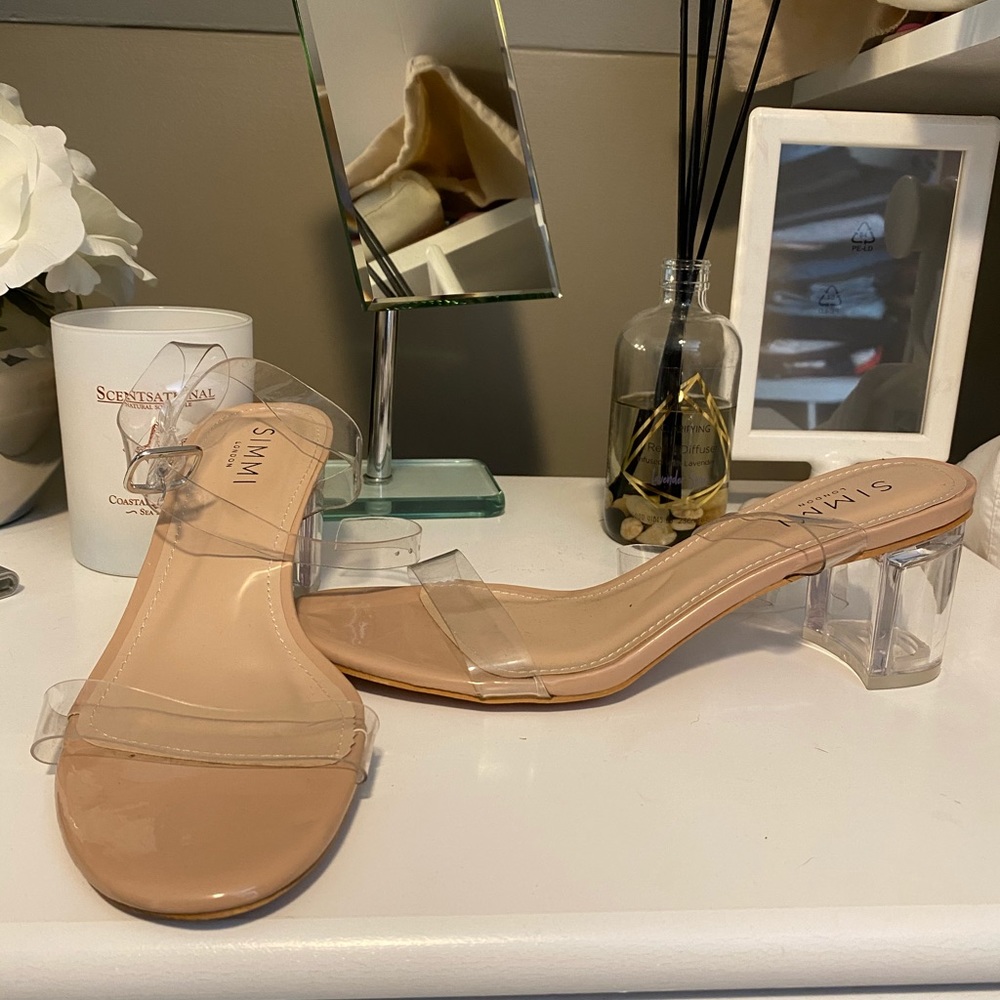 Brand new never worn Simmi Koko sandals.
